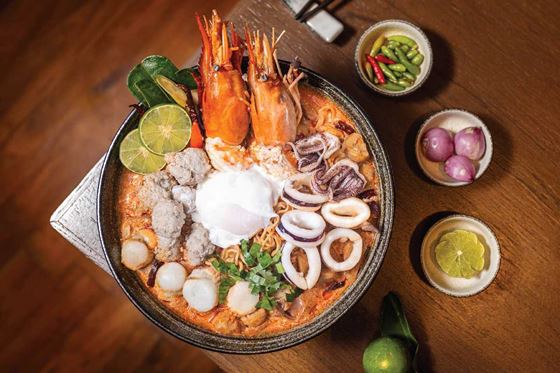 ฉลองครบรอบ 60 ปี - ก๋วยเตี๋ยวต้มยำทะเล ณ ห้องอาหารชมสินธุ์ - อมารี กรุงเทพฯ