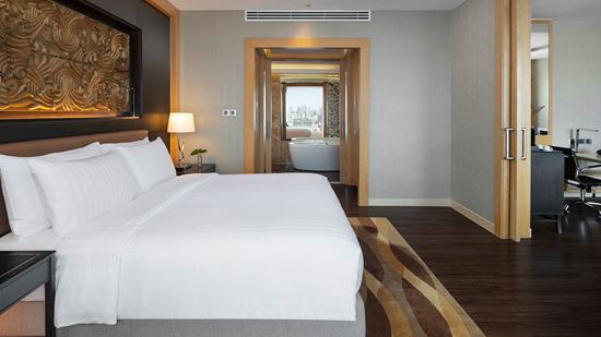 Club One Bedroom Executive Suite