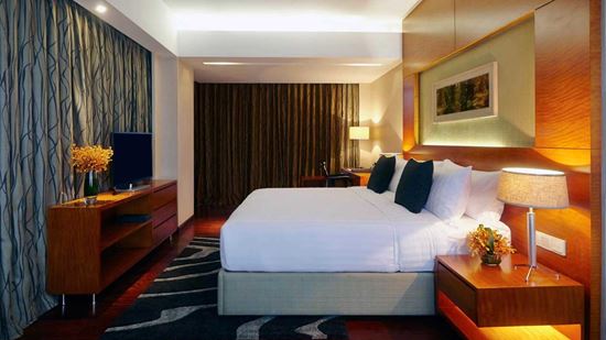 เตียงคิงไซส์ - ห้องดีลักซ์ - โรงแรม อมารี ธากา บังคลาเทศ