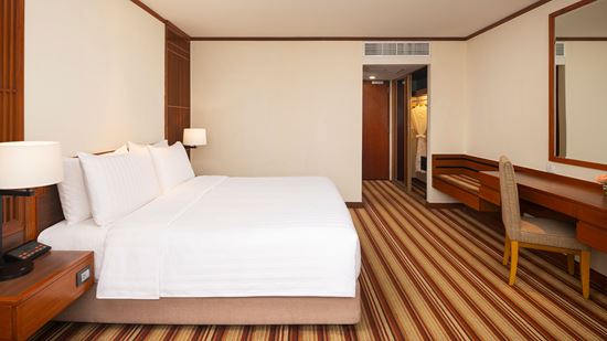 เตียงคิงไซส์ - ห้องดีลักซ์ - โรงแรม อมารี ดอนเมือง แอร์พอร์ต กรุงเทพ