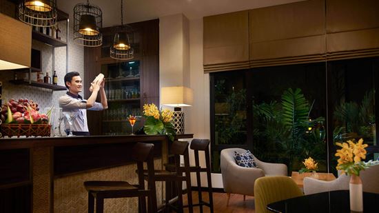 Bar area at Cascade