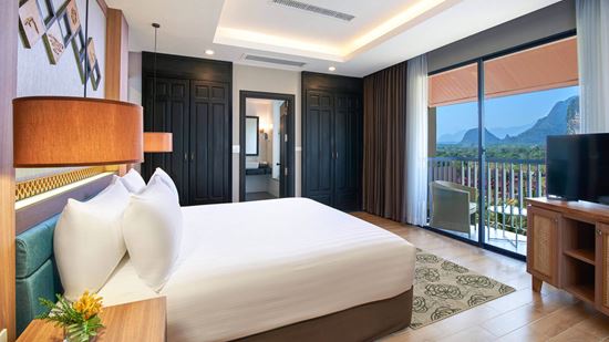 One Bedroom Suite River View with Balcony